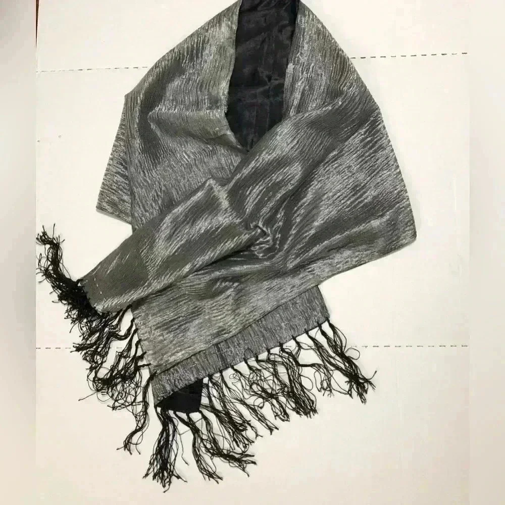 Women's‎ Reversible Wrap Silver and Black with Fringe One Size